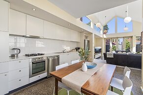 Gorgeous 2-bed Victorian Home in Artsy