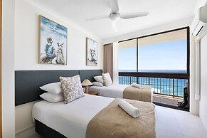 Beachfront Stylish Apartment With Ocean Views