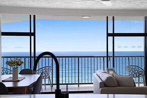 Beachfront Stylish Apartment With Ocean Views