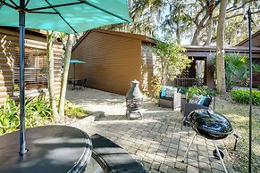 Lake Okeechobee Dockside Cabin w/ Pool Access