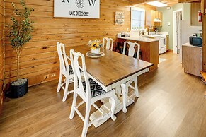 Lake Okeechobee Dockside Cabin w/ Pool Access