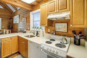 Lake Okeechobee Dockside Cabin w/ Pool Access