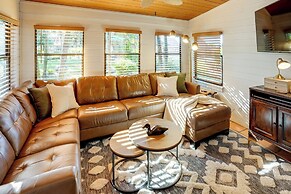 Lake Okeechobee Dockside Cabin w/ Pool Access