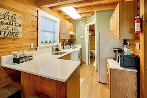 Lake Okeechobee Dockside Cabin w/ Pool Access