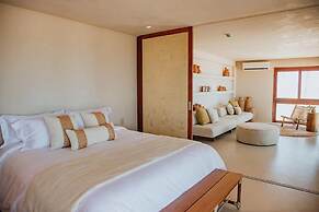 Lahaina Hotel