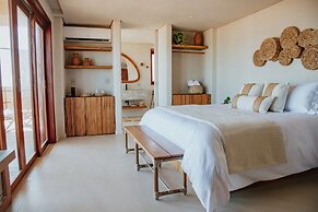 Lahaina Hotel