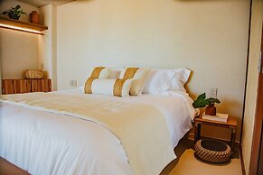 Lahaina Hotel