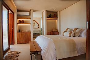 Lahaina Hotel