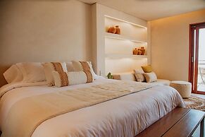 Lahaina Hotel