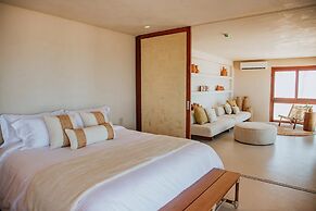 Lahaina Hotel