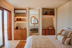 Lahaina Hotel