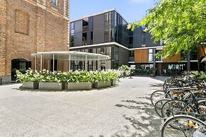 Collingwood Cool 2-bed, Balcony, Gym, Rooftop