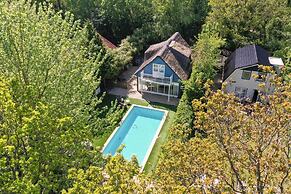 Lovely 4-person Villa With Private Pool