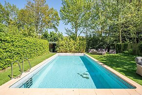 Lovely 4-person Villa With Private Pool