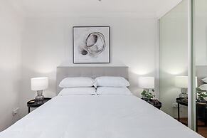 Bright 2-bed Surry Hills Apartment With Balcony