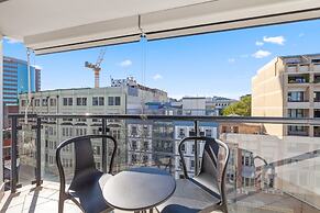 Bright 2-bed Surry Hills Apartment With Balcony