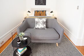Perfect Located Comfy Studio With Balcony