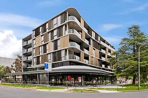 Experience Elegance in This Chic 1-bed Unit
