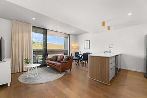 Experience Elegance in This Chic 1-bed Unit