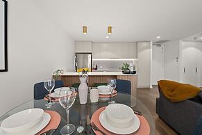 Experience Elegance in This Chic 1-bed Unit