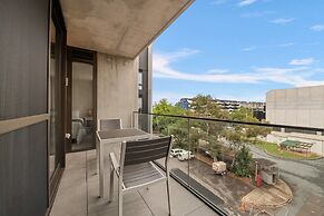 Experience Elegance in This Chic 1-bed Unit