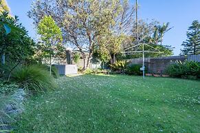 Delightful 4-bed Home Near Centennial Park