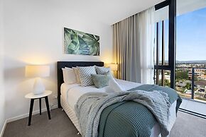 Surfers Paradise 2-bed Flat With Luxury Amenities