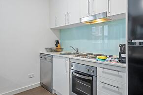 Cosy 1-bed With Balcony in Trendy St Kilda