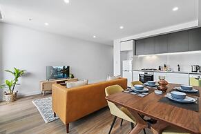 Modern Apartment on Burgundy Precinct & Parklands