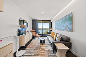 Stylish Studio in Acton With Stunning Water Views