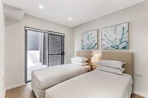 Pristine 3-bed Kiama Unit With Courtyard