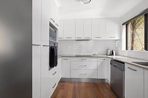Stylish 3-bed Newport Stay With Balcony
