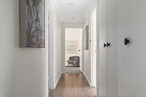Stylish 3-bed Newport Stay With Balcony