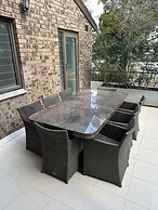 Stylish 3-bed Newport Stay With Balcony