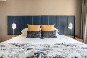 Central Located 1-bed With Gym, Sauna and Pool