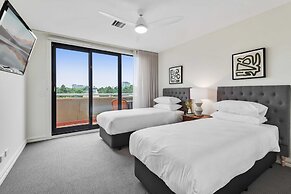 Spacious 3-bed Apartment by the MCG