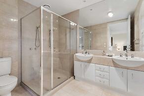 Spacious 3-bed Apartment by the MCG