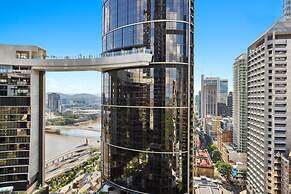 Brisbane 1BR With Pool, Spa, Sauna and Balcony