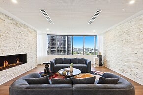 Brisbane 1BR With Pool, Spa, Sauna and Balcony