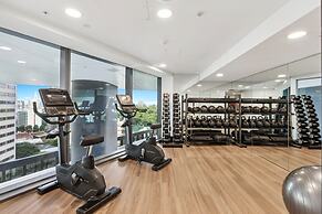 Brisbane 1BR With Pool, Spa, Sauna and Balcony