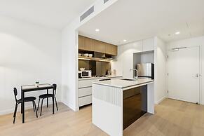 Brisbane 1BR With Pool, Spa, Sauna and Balcony