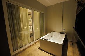 CherryLoft Luxury Resort