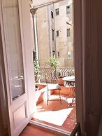Casa Consell Gran Via Guest House