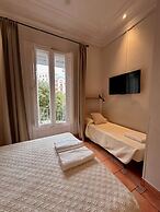 Casa Consell Gran Via Guest House
