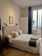 Casa Consell Gran Via Guest House