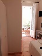 Casa Consell Gran Via Guest House
