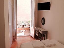 Casa Consell Gran Via Guest House