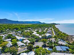 Bright and Spacious Triplex Near Holloways Beach