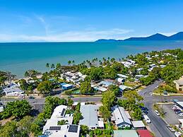 Bright and Spacious Triplex Near Holloways Beach
