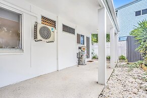 Bright and Spacious Triplex Near Holloways Beach